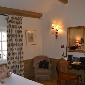 Elegance Room